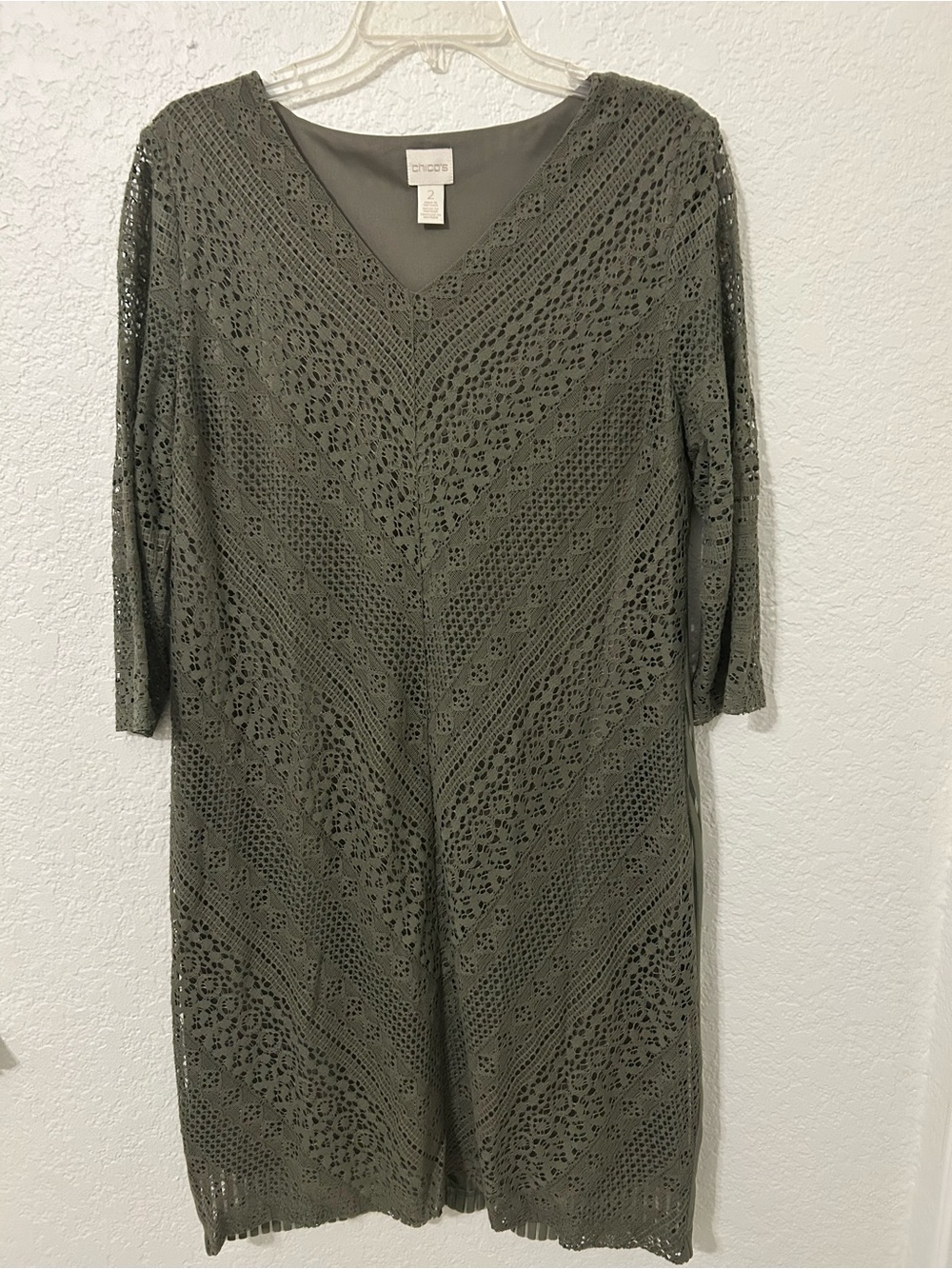 Chico’s Olive Green Lace Dress Pleated Back 3/4 Sleeve Lined Size 2 US Large